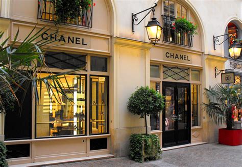 CHANEL (PARIS 